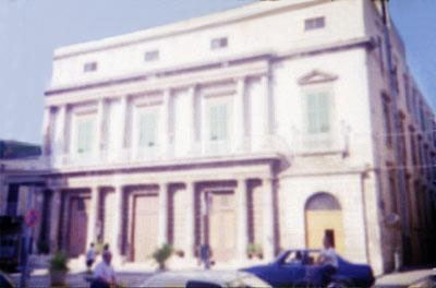 Teatro Millico e Palazzo del Comune nella Piazza del Borgo