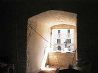 la finestra al primo livello prima dei lavori