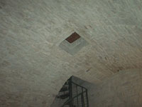 un foro in una volta visto dal basso