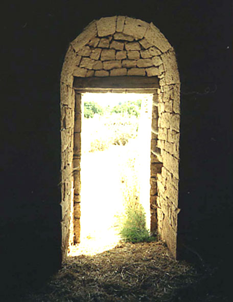 ingresso  visto dall'interno