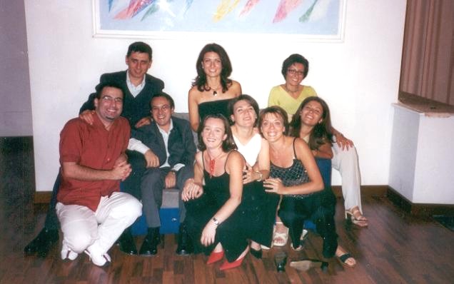 Foto scattata alla festa di laurea del neo architetto Rossana De Sario(estate 2002)