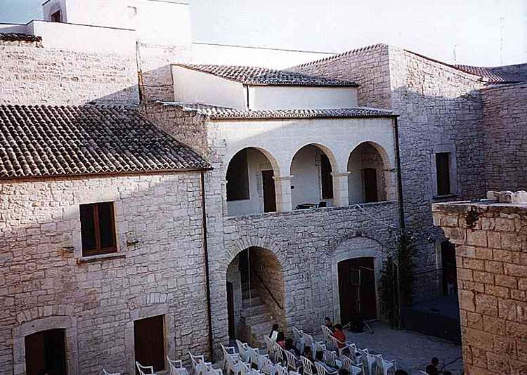 Restauro del cortile