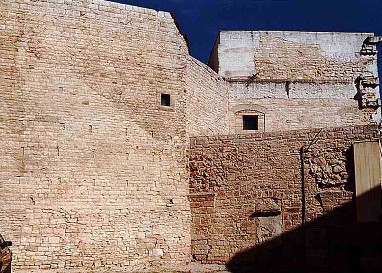 Restauro delle cortine perimetrali Ovest